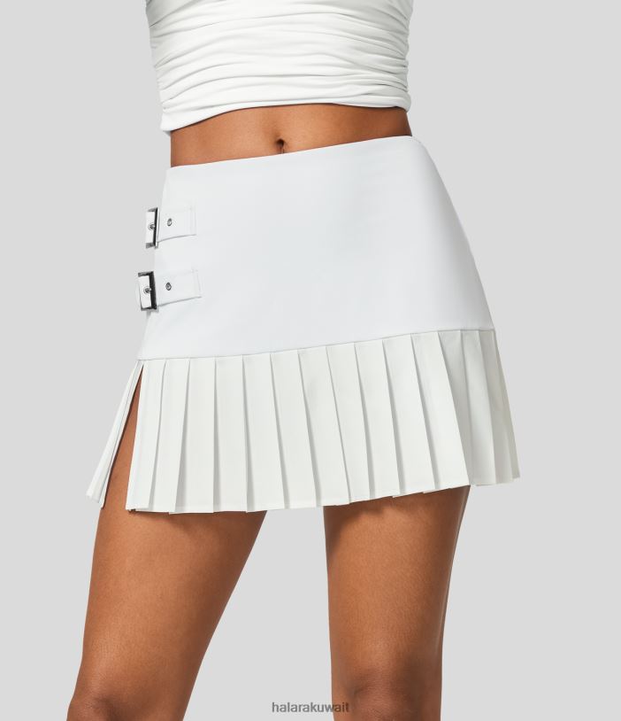 ملابس أبيض TDP4N583 نحيف Halara تنورة كاجوال صغيرة بإبزيم مزخرف متوسط ​​الارتفاع ومطويات 2 في 1 سريعة الجفاف