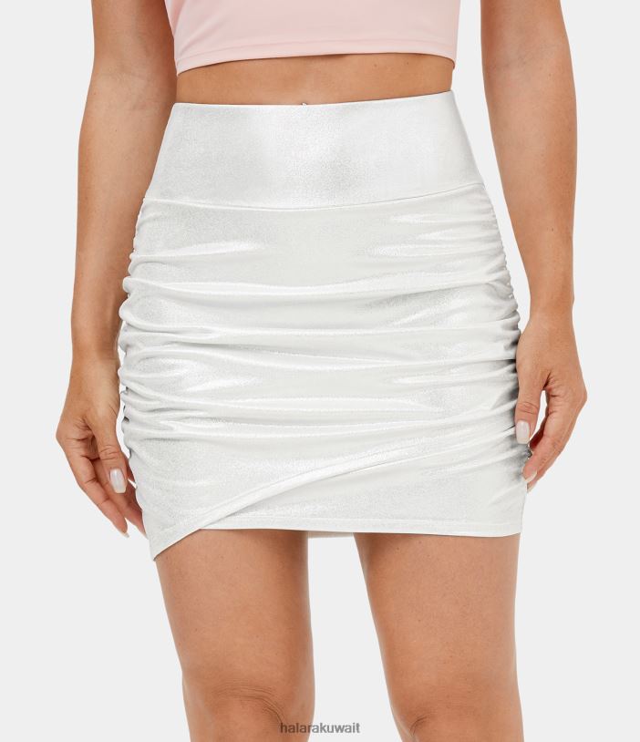 ملابس بشرة مشرقة بيضاء عائمة TDP4N587 نحيف Halara تنورة Softlyzero من الجلد الصناعي بخصر عالٍ وطباعة رقائق معدنية قابلة للتمدد 2 في 1 مكشكشة